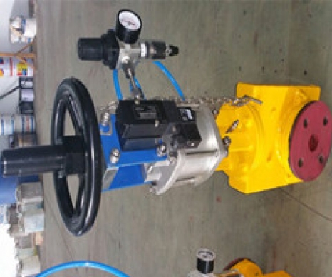 氣缸式氣動(dòng)管夾閥（帶手輪型）